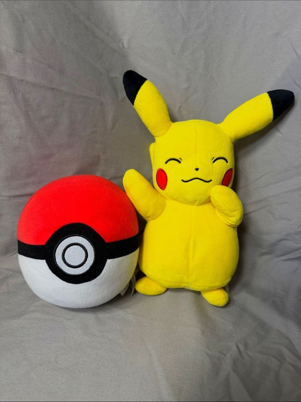 Official Pokemon Dabbing Pikachu 8" Plush with Poke Ball Set Viral Meme